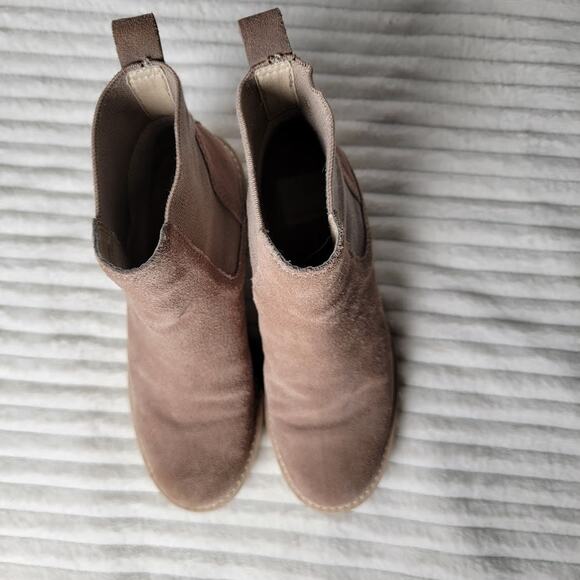 Dolce Vita Haddie Boots 6M Taupe Suede Leather Lug Sole Platform Chelsea - Picture 5 of 6